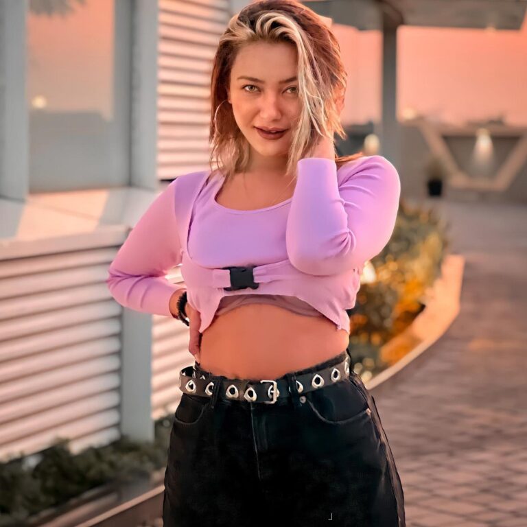 Aashika Bhatia Profile