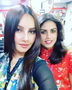 Geetanjali Mishra with her sister at Saloon